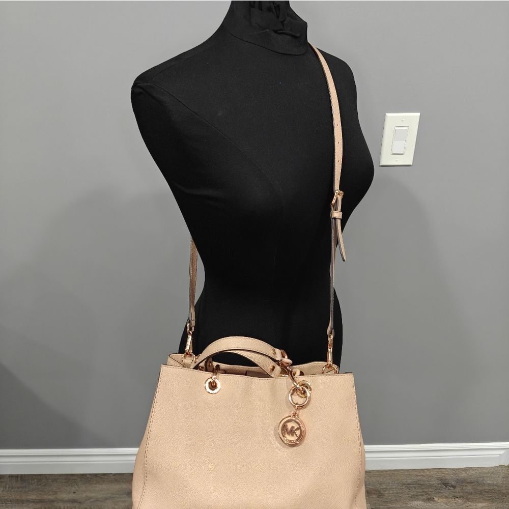 🐢 Michael Kors Cynthia Bag. Excellent Condition! - Picture 10 of 15